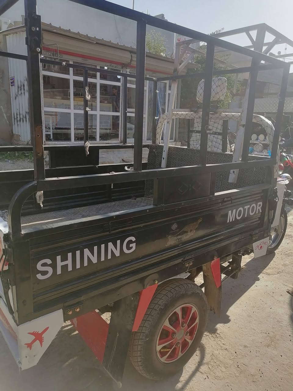 ستوته للبيع جديده موديل 2021 الستوته كفاله   السعر 1400 وبيها مجال ***********
