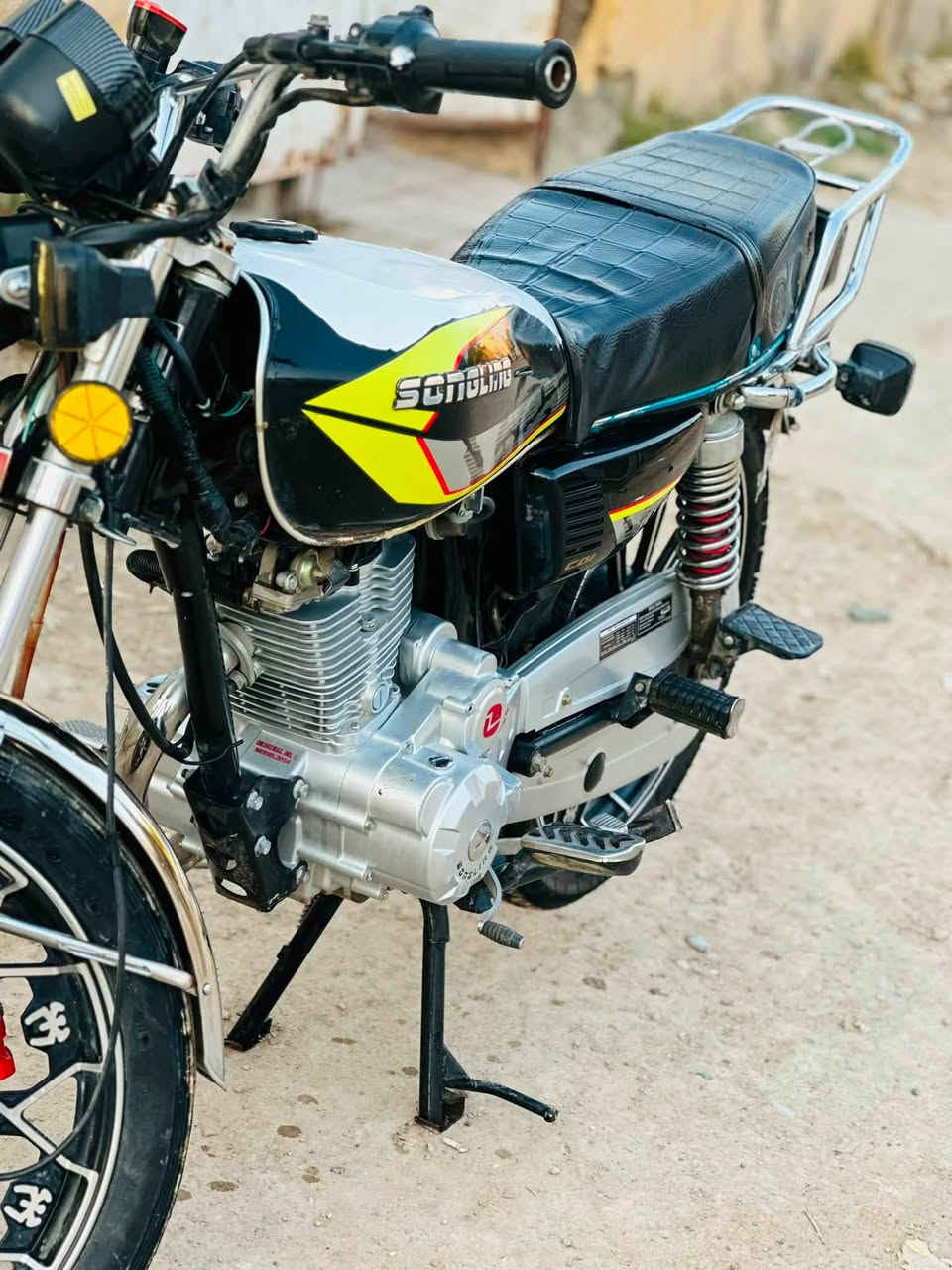 سلام عليكم سيفان 24 محرك 200cc اي نقص ما بيها مكفوله كفاله عامه مكاني بعقوبه السعر 650 وبي مجال بسيط الرقم  
***********
