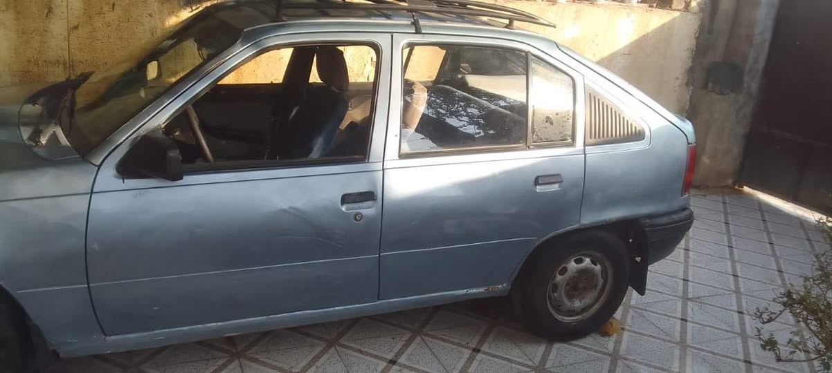 السلام عليكم اوبل كاديت موديل 91رقم ديالى مكينه كير مكفولات مكينه مال حاويه جديده تخم تاير كهربائيات كلها شغاله سعر 25 وبيها مجال ***********
