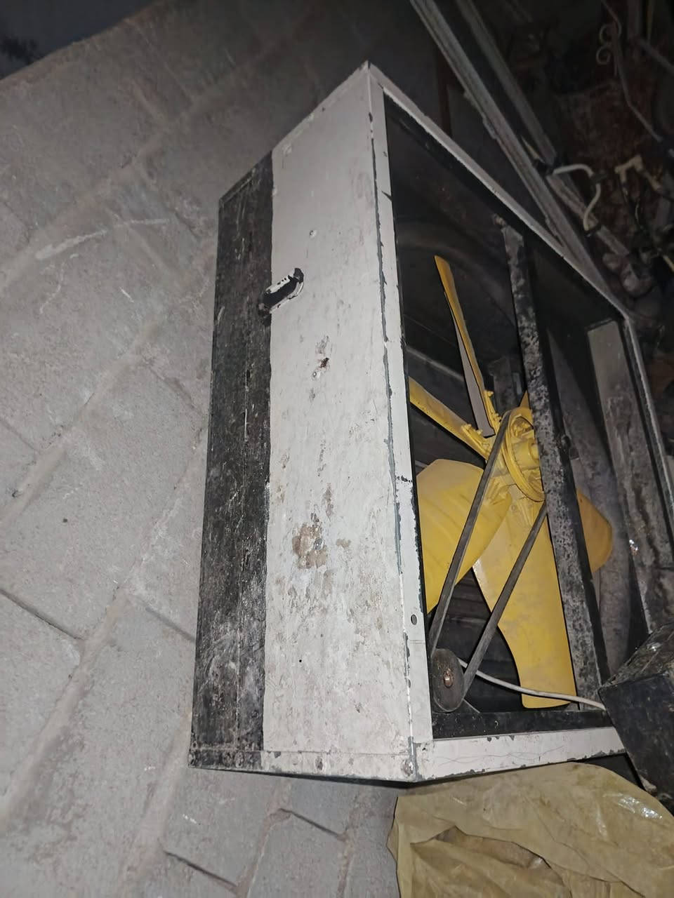 ساحبه دخان ٧٥سم ماطور ٣فيز واحد حصان للبيع السعر ٩٠  ألف مكاني الشعله يوجد توصيل بغداد فقط ***********
