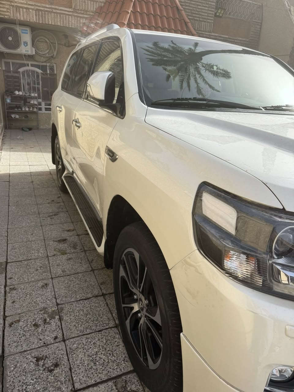 للبيع لاندكروز 2021 كراند تورنك بحريني
‏باب اول فول مواصفات
‏دشبول لكزز
‏داخل قرميدي كشنات كهرباء 3دكم
‏8 ايرباك
‏دبل دفلوك
‏خمس بصمات
‏جنطه كهرباء شفط
‏ثلاجه فتحه سقف وبقيه المواصفات معروفه
‏سيارة ماشية 57 الف كيلو
‏سياره كفاله عامة
‏عنواني بغداد
‏السعر  585
‏للتواصل فقط اتصال 
‏***********
‏
