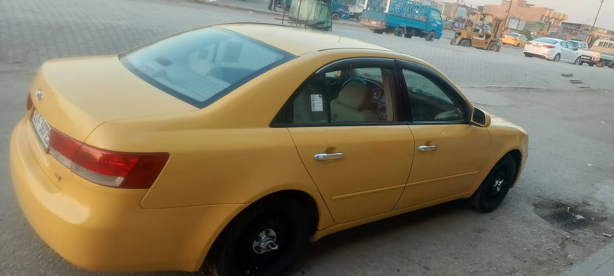 السلام عليكم 
سوناتا 2006 خليجي مكفولة من الضربه والعيب الشرعي 
رقم بغداد انكليزي سنويه جديده للسنه 31 السياره جاهزه على اخر حبايه من كل النواحي مال جناي مكانها بابل المركز سعرها 80 وبيها مجال ***********
