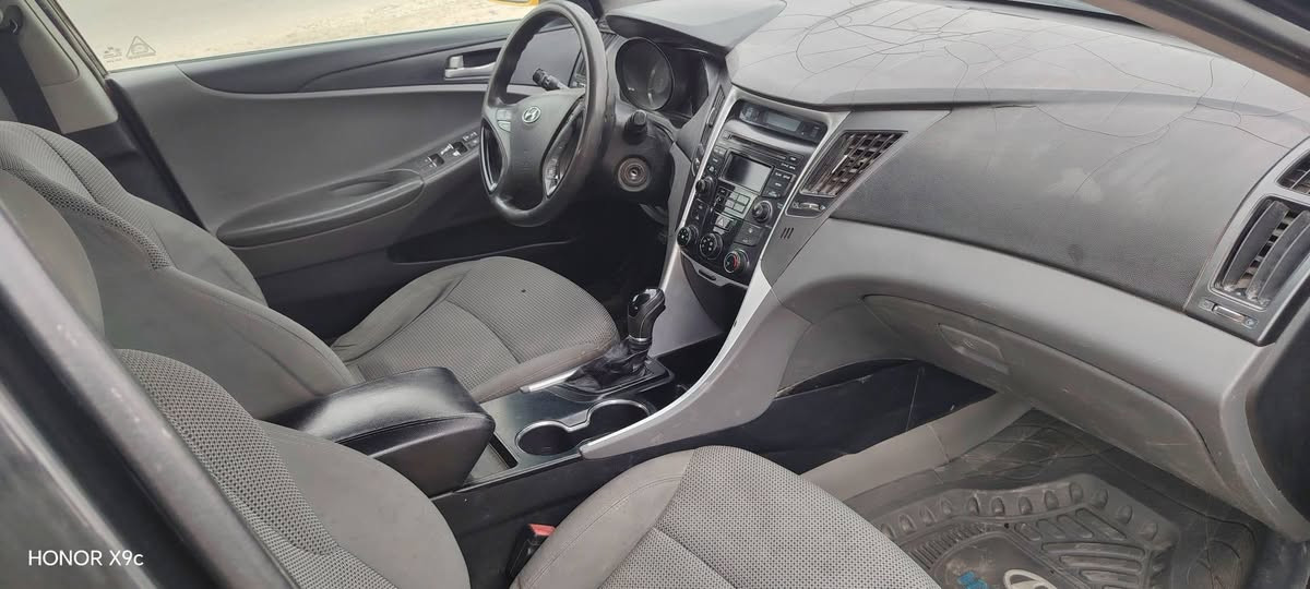 السلام عليكم 
سوناتا ٢٠١٤ وارد أمريكي
السياره جديده وجهاز من كلشي
تحويل مباشر
كير حداديه مكينه جاهزه السياره
السعر 105
العنوان بابل
***********
