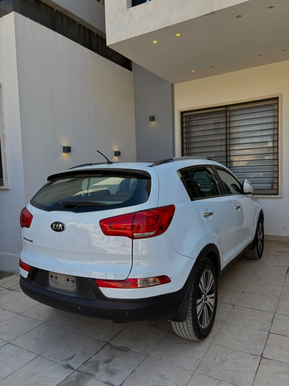 السلام عليكم للبيع مستعجل سبورتج 2015
خليجي 
ماشيه 79الف كيلو حقيقي 
 فول مواصفات 
بيه ٣قطع صبغ 
السياره نضيفه 
مكانه بوابه العراق 
السعر 133وبيه مجال بسيط 
***********
