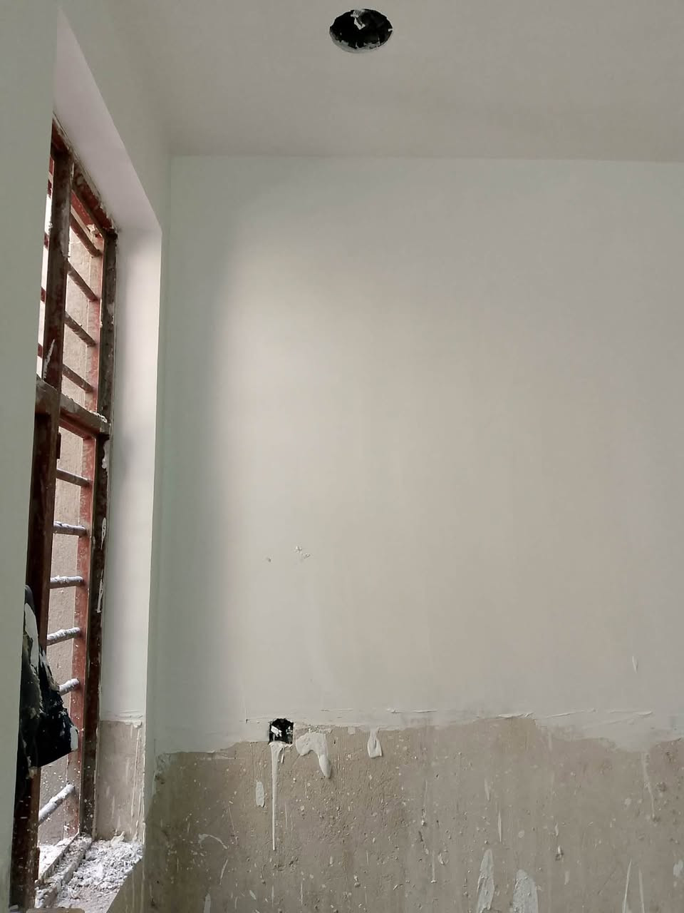 السلام عليكم....يوجد خلفه لبخ ونثر ترميم واجهات تشميع تطبيك كاشي بياض ... التواصل على هذا الرقم***********
