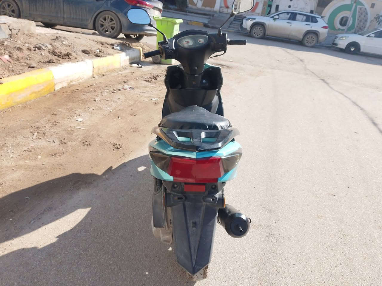بسم الله الرحمن الرحيم 
دراجه هوشا للبيع ما بيها اي شيء فقط ( باتر گاعد ) والكفر من الامام مكسور وتشتغل سلف اما الهندر مكسور مثل ما موضح بالفيديو أو الصوره تجي نروح نبدل باتري وتشغلها يلا تأخذها دراجه ضخمه السعر 280 الف وقابل للتفاوض مكاني ناصريه مركز


**إذا كنت صاحب هذا الإعلان وتريد حذفه لأي سبب، رجاءا أرسل رسالة إلى الدعم الفني**