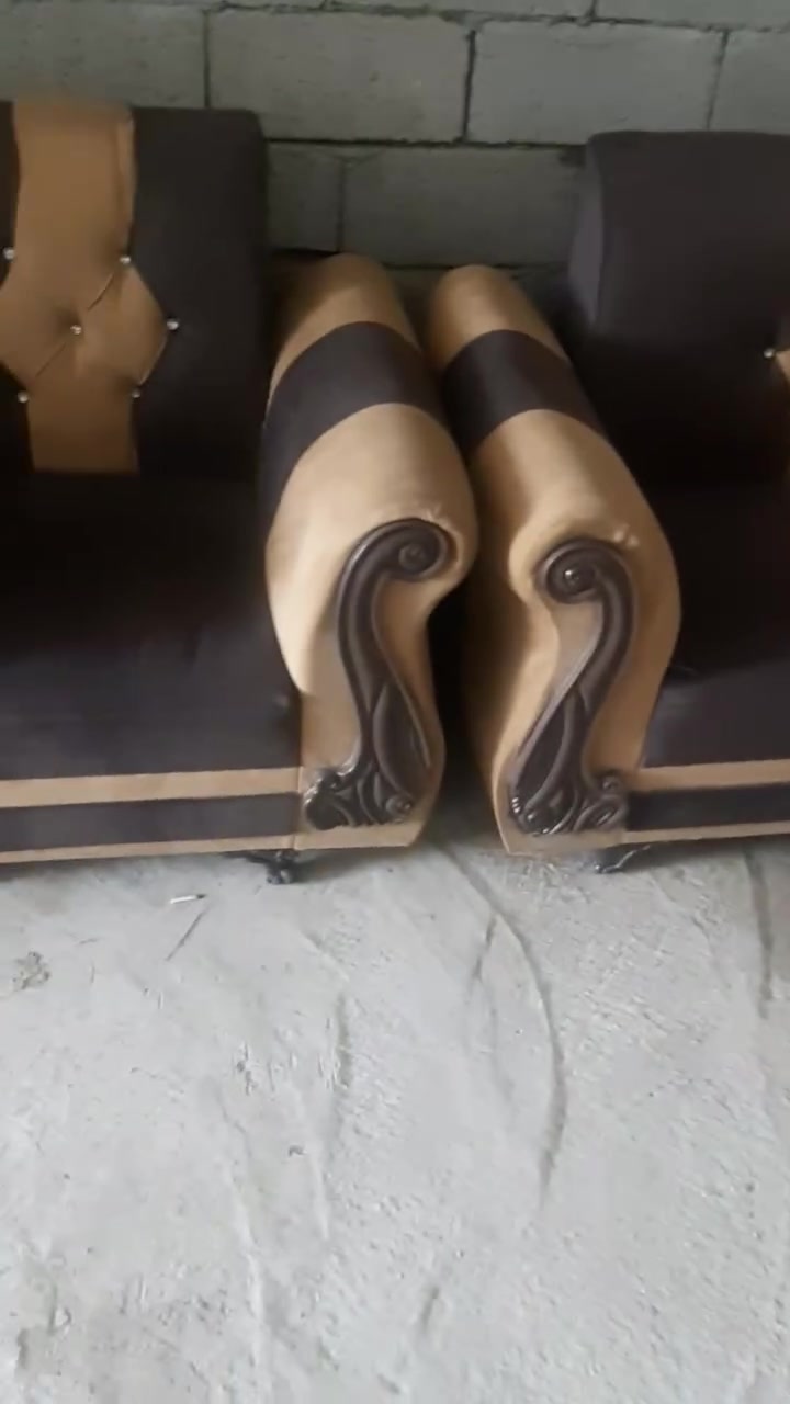 تخم نضيف عشر مقاعد للبيع سعره ١٨٠ الشراي يتصل ***********
