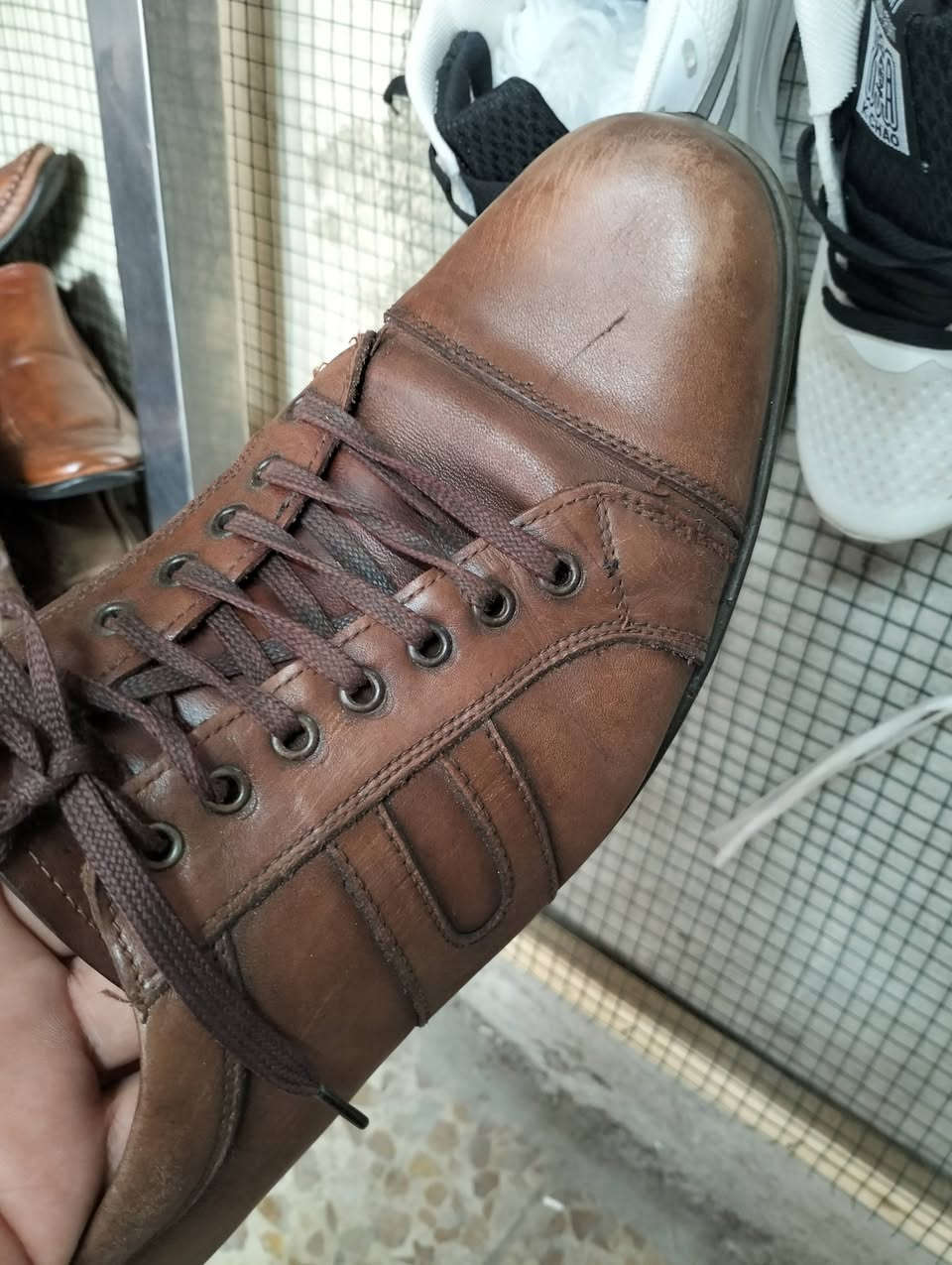 بإله احذيه رسمي اصلي في الموصل حي التحرير مقابل جامع ال البيت بل فرع اي استفسار على وات ساب أو مازنجر أو على هذا الرقم ***********
