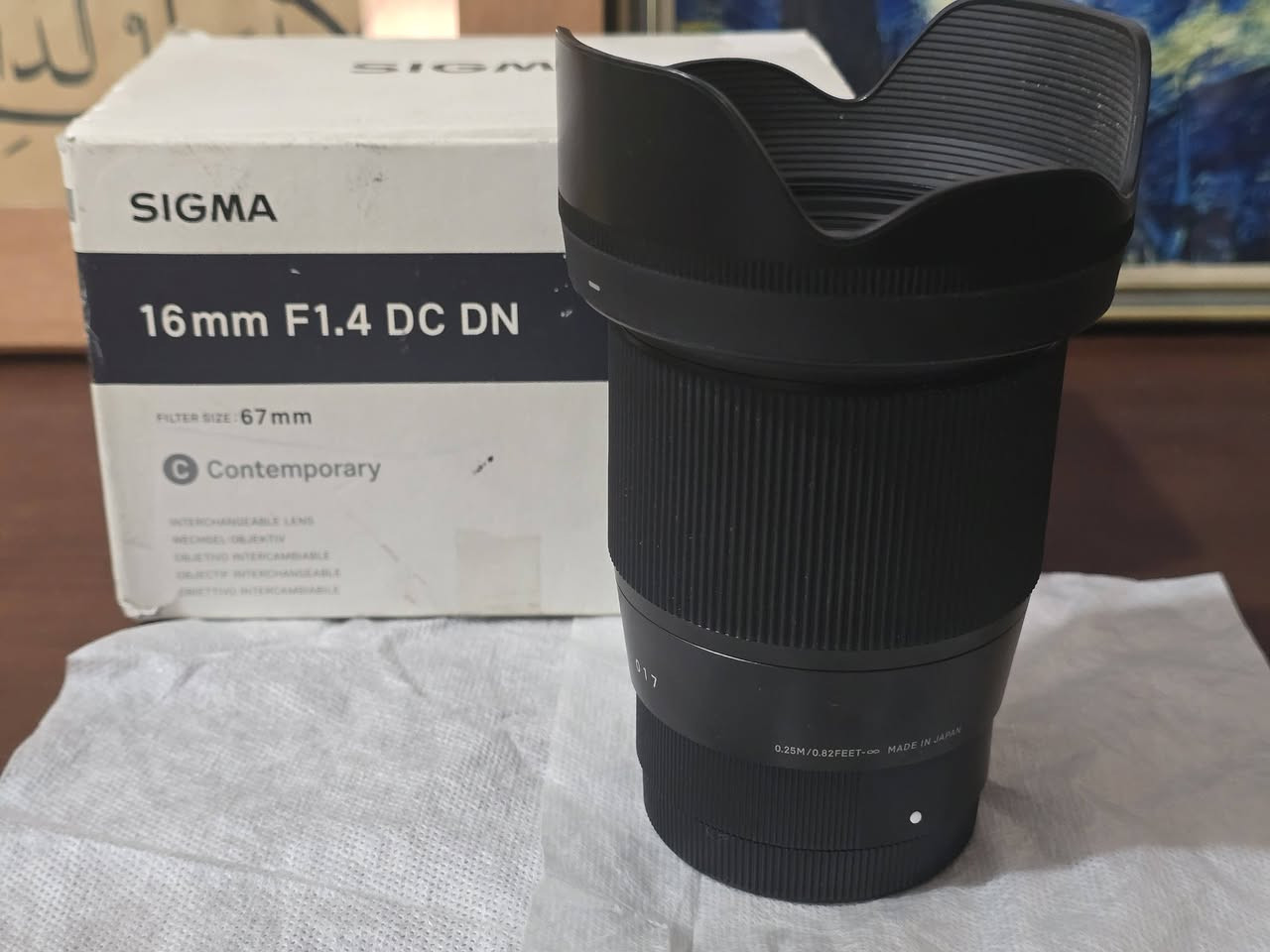 عدسة Sigma 16mm F1.4 DC DN – Contemporary
عدسة وايد أنگل احترافية بفتحة عدسة واسعة F1.4 تنطي عزل قوي وأداء ممتاز بالتصوير الليلي والفيديو.
مناسبة لتصوير الڤلوگ، الطبيعة، الشوارع، والمساحات الداخلية.
البعد البؤري: 16mm
فتحة العدسة: F1.4 (إضاءة قوية وعزل جميل)
حجم الفلتر: 67mm
فئة Contemporary
فوكس أوتو سريع وهادئ
حدة عالية وجودة ممتازة
العدسة بحالة جيدة جداً وخالية من الخدوش نضافة 90% استخدام منزلي قليل جداً
مكاني بغداد - جانب الرصافة 
ملاحظة : نقص غطاء امامي فقط
علق ويجيك السعر ..


**إذا كنت صاحب هذا الإعلان وتريد حذفه لأي سبب، رجاءا أرسل رسالة إلى الدعم الفني**