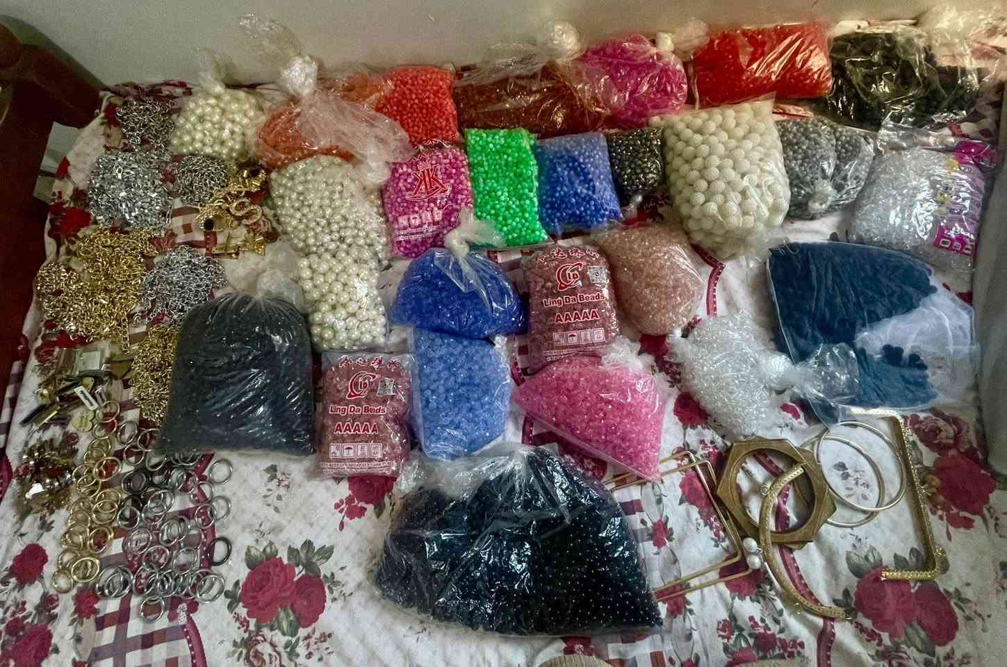 خرز حقائب بيهن كيلو ونص واربع كيلوو وخمسه قياس ١٠اكثر شي واكوو ١٢لولو و١٦لولو ابيض و١٨
الكل على ١٠٠
مكتني بغداد الشعب


**إذا كنت صاحب هذا الإعلان وتريد حذفه لأي سبب، رجاءا أرسل رسالة إلى الدعم الفني**