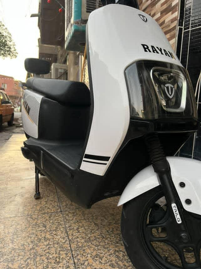 دراجه شحن بطاريات 6 كبار كرافين مصار هواي من اخذتها موصفات سويج +بصمه شاشه ايباد ملف 1500 السعر ٦٠٠ عنواني بغداد شارع حيفا ***********
