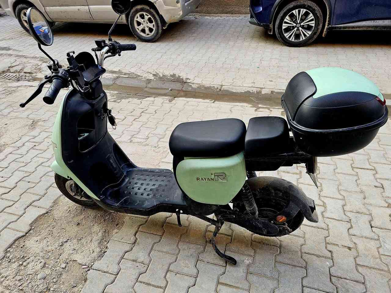 مرحبا،، دراجه شحن شركه الريان 
٤ بطاريات
بصمه تشغيل
سويج عدد ٢
دراجه كلشي مناقصهه السعر 350 بغداد الحرية
***********
