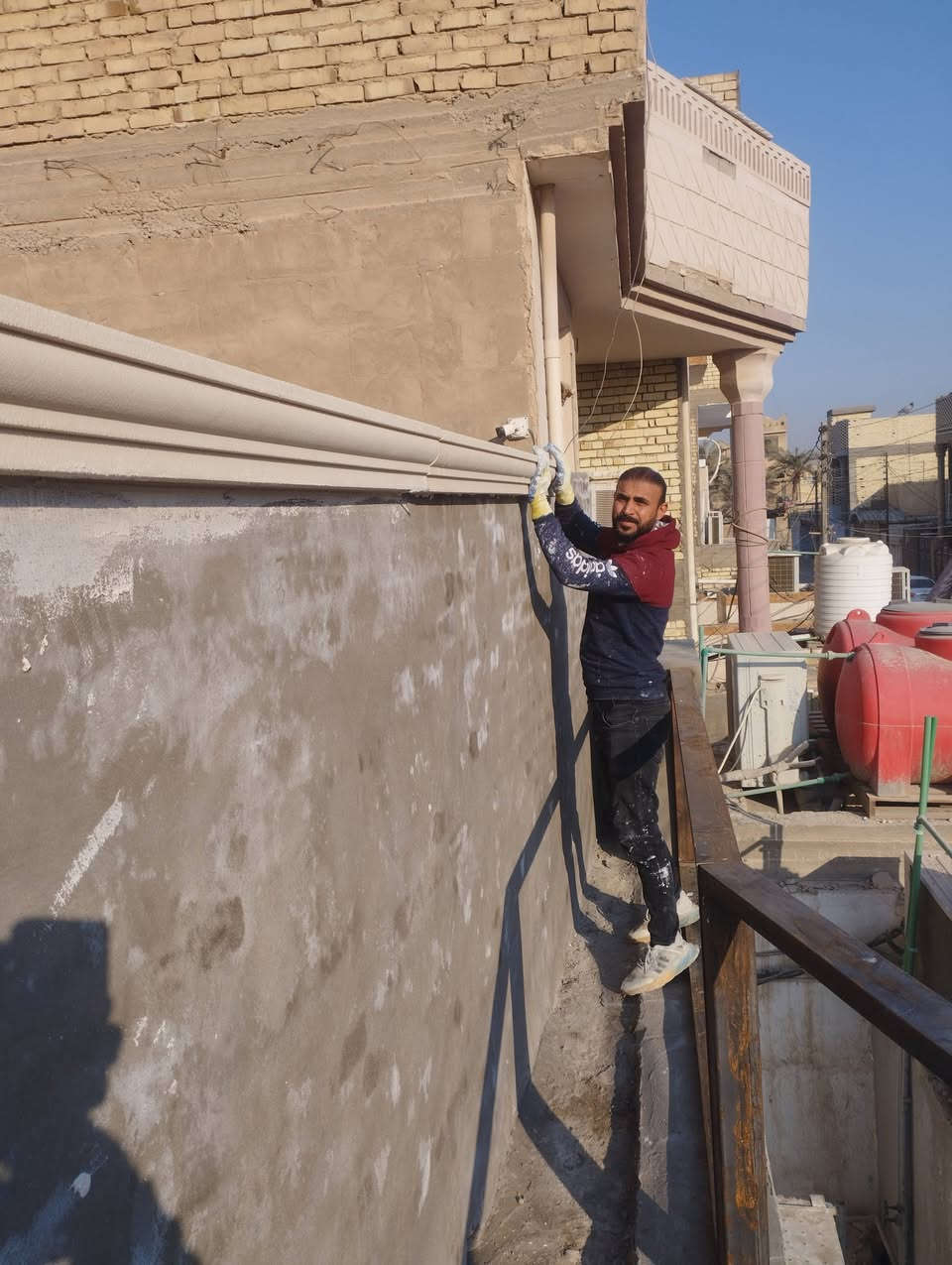 نشتغل جميع الصباغ والواجهات الفوم طلس جبس صبغ داخل وخارج***********وتساب
