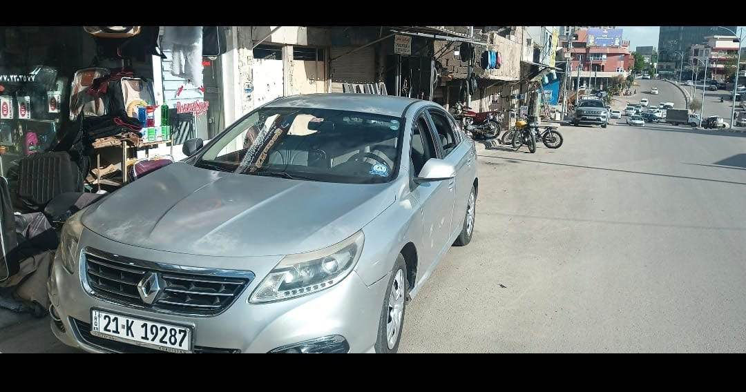 رينو سه فران ٢٠١٤ خليجي يه ك پارچه بوياخ سه ياره كه له شه ريكه وه ٢ وه م ده سته كامل سيرڤس كراوه تايه ي ١٠ روژه بو به سراوه سيعري ٩٢ گه لاو معامه له يه كي كه م  *********** السليمانية, العراق
