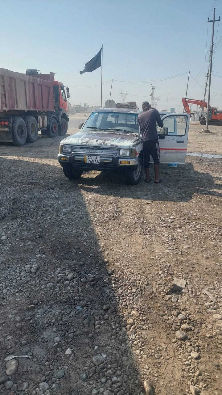 السلام عليكم للبيع تيوتا موديل 89 باسمي رقم انكليزي السعر 49 وبيها مجال رجاءا المو شراي لا ينتصل ***********
