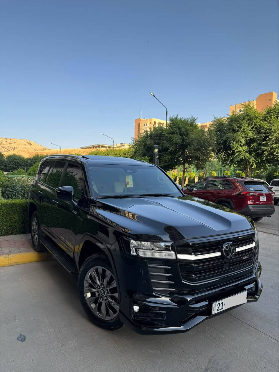 تۆیۆتا لاندکروز 2025 GXR limited Black edition
کتابی جام ڕەشی لەگەڵایە 
قەپات مواسەفات 
مەکینە 6 بستۆن بێ  تۆربۆ 
تەنها 5.700هەزار کم ڕۆشتووە 
سفری شەریکەی ساز 
دەعامی بۆ دەعامی بەشەرت 
نوکە دەرزی پێوە نییە 
زەمانی شەریکەی لەگەڵدایە 
0770 038 2011
٠۷۷٠ ٠۳۸ ۲٠۱۱ السليمانية, العراق
