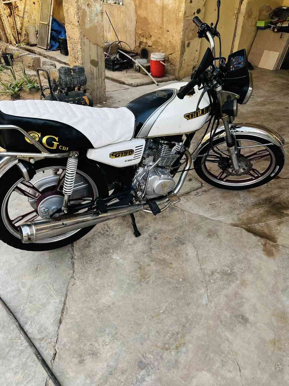 سيفان 2022دراجه نضيفه مابيها اي عيب كهربائيات كلها شغاله مستعجل عالبيع وتفاصيل عالوتساب ***********
