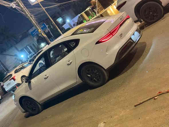 السعر ١٨ مليون و٢٥٠ الف 🔥

بدون دلاليه ☑️

بي واي ديل سيل 05 لون ابيض وداخل ابيض ملكي كامل مرفقات بصمه وكارت وفوم ☑️

للاستفسار 
***********
*********** بغداد
