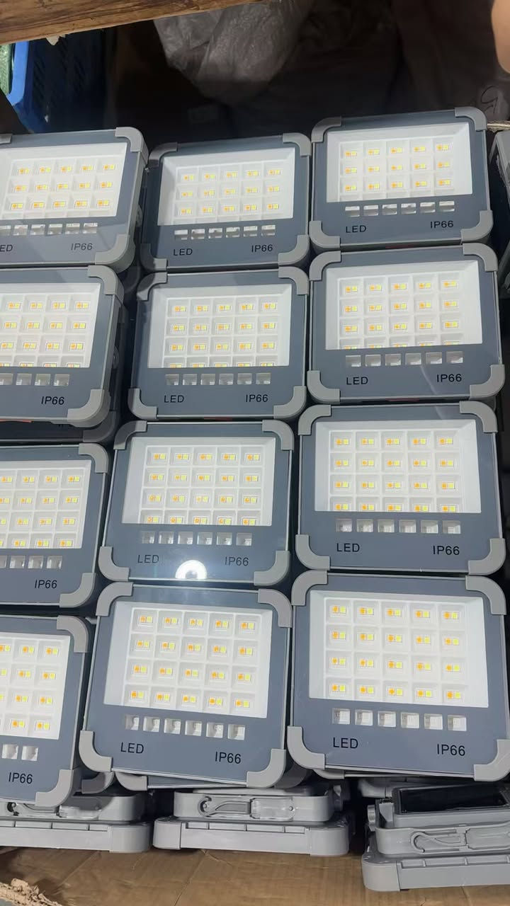 Solar outdoor lights - direct from factory, highly efficient and energy-saving, waterproof and durable. We accept orders - looking forward to working with you 🤝


**إذا كنت صاحب هذا الإعلان وتريد حذفه لأي سبب، رجاءا أرسل رسالة إلى الدعم الفني**