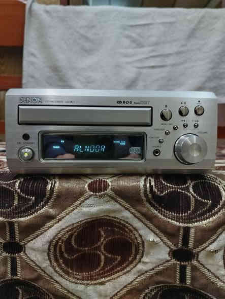 مكبرصوت ماركةدينون ياباني جهاز جديد لوك. مشتغل مرة وحدة فقط نضافة ٩٩٪  سيدي وراديو موجتين. Fm موجة طويلة باحث ويحجز أكثر من ٢٠ قناة  ومدخل أواكس عدد٢
جهاز نادر ومختصر.
السعر ١٠٠ الف وكلشي بسعرة. للتواصل *********** اتصال او واتساب.والشراي يتصل. يوجد توصيل (جماعة التعليقات السلبية مامحتاج تعليقاتكم الي تعكس اخلاقكم. وفهمكم كفاية. تحياتي للطيبين
