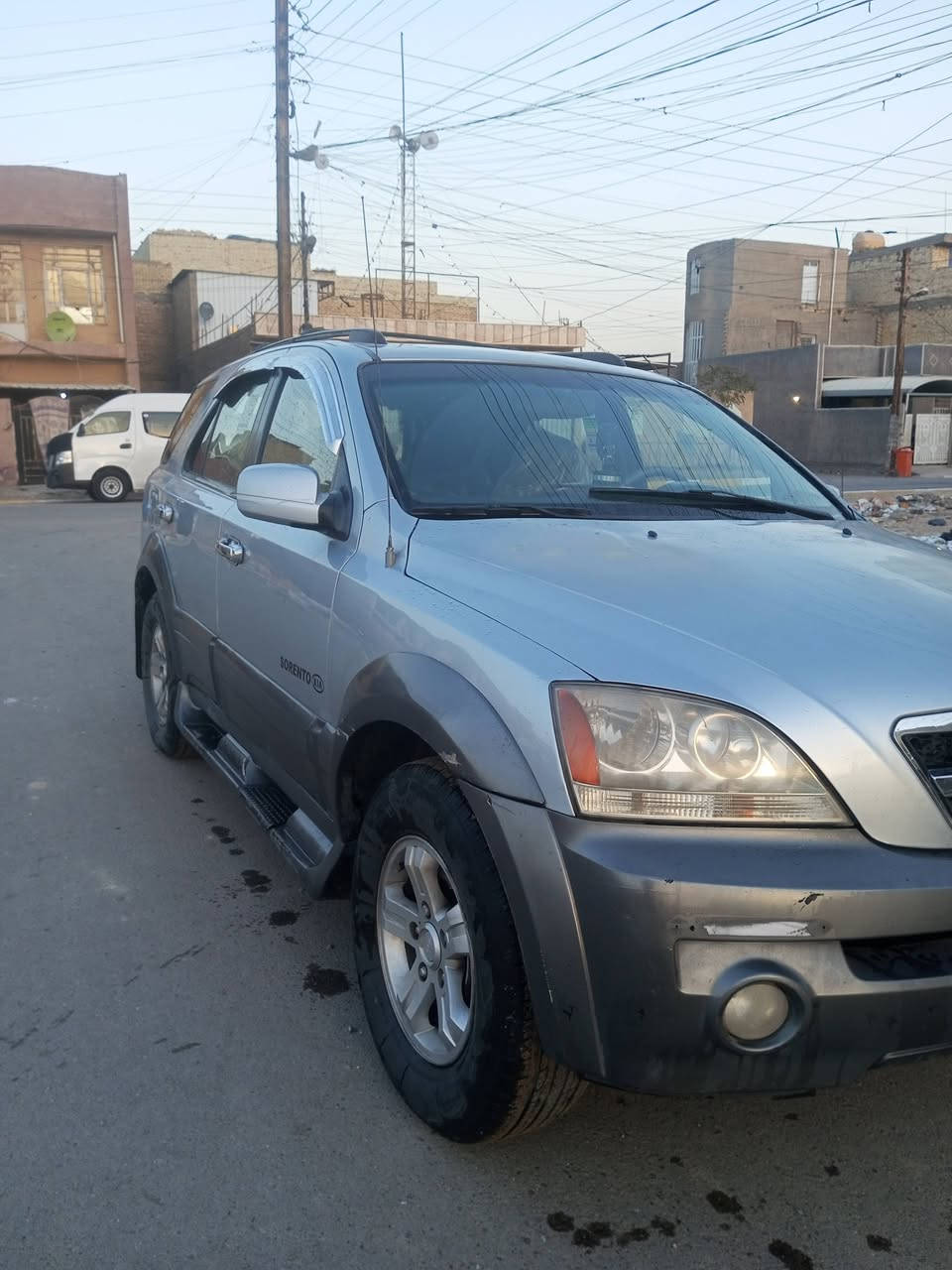 السلام عليكم.كيا سورنتو موديل 2006 محرك 6سلندر 3500 وارد امريكي حادثها جاملغ فقط بدون دواخل 5راكب كير ومحرك خير من الله مصبوغه حزام اثر جراد تخم تأير صدر جديد كرسي سائق كهرباء فتحه سقف رقم بغداد وبااسمي  سعرها 82 وبيها مجال قليل مكانها بغداد الحسينيه ***********
