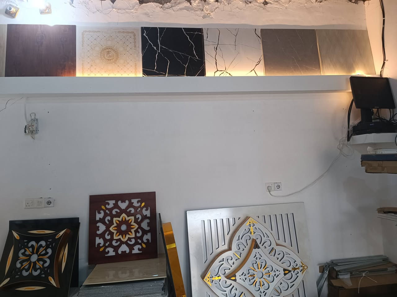 بسم الله الرحمن الرحيم
على بركة الله تم نقل محل امير الجزاع  للديكور 
الى محلات الخلف العمار قرب القيصرية 
للتواصل على الرقم ***********
