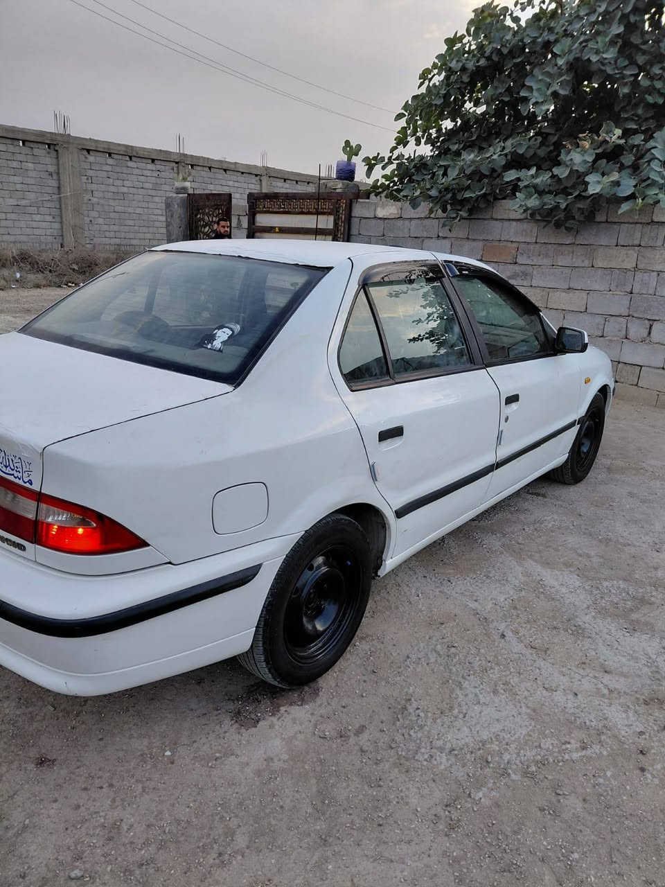 السلام عليكم 
سمند موديل 2013 ابيض كرستال 
رقم بغداد انكليزي  هزه جديده 
سيارة بسمي تحويل مباشر 
كهربائيات كله شغال 
ما نقصه اي شي سياره كاعده  ما بيه عيب  سياره كفاله ابيعلك 
حته اذا تريد سونار جاهز سياره خير من الله 
السعر 52 وبيه مجال للشراي  
الاستفسار 
‏‪***********‬‏
