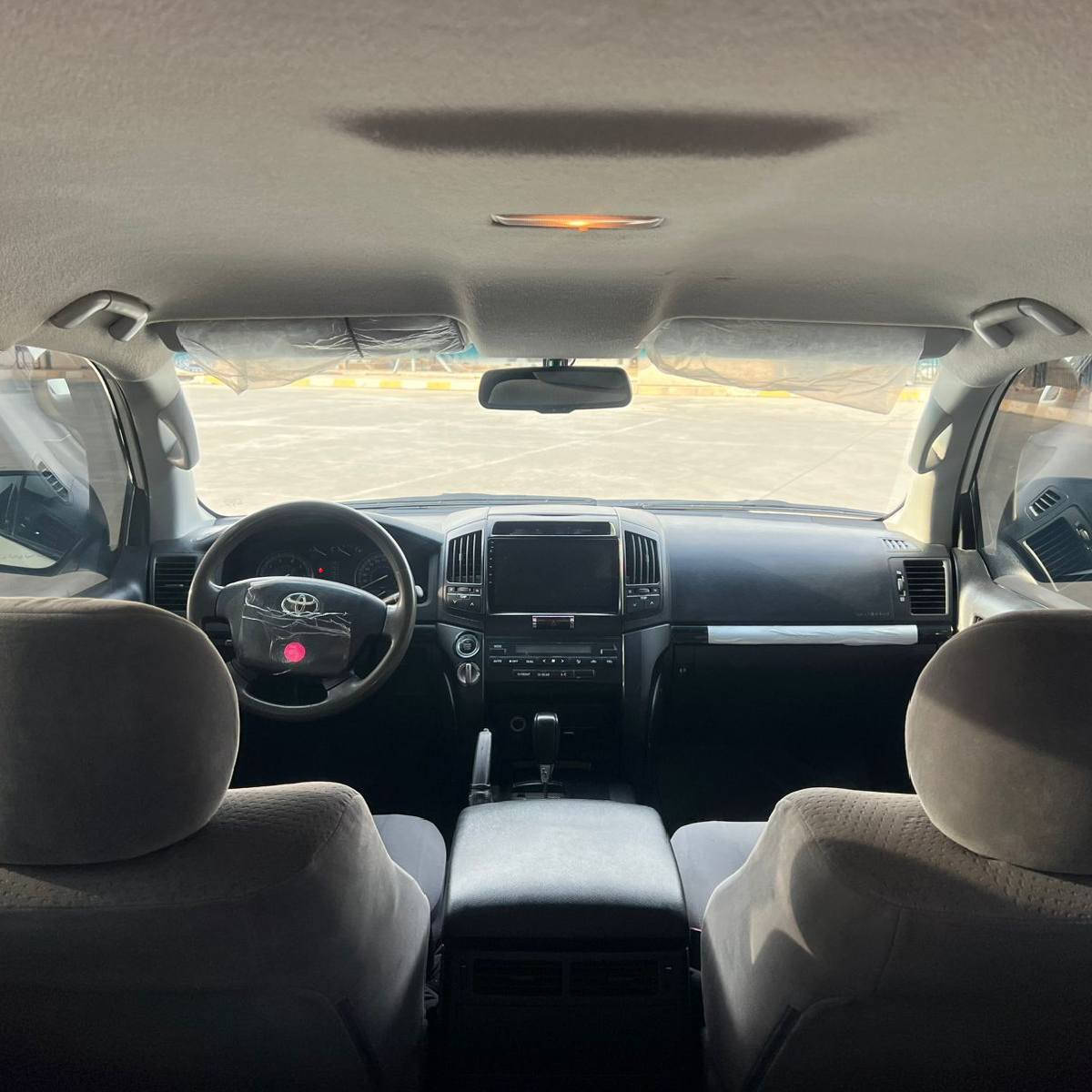 تۆیۆتا لاندکڕۆز 2011 مواسەفات GX  گێڕ ئۆتۆماتیک 
158 هەزار ڕۆشتووە 
سەنەوی و ژینگەی نوێیە 
هیچ مەسرەفێکی تێدانیە 
بێ بۆیاخ بێ سارد 
نموونە لە جوانی و پاکی 

سـعـر : لە کۆمێنت داوابکە ڕاستەوخۆ بۆت دێت 

گێر و مەکیەنەی بەشەرت 
هیچ کێشەیەکی تێدا نییە 

ژمارەی خاوەنی سەیارە 
***********
***********
