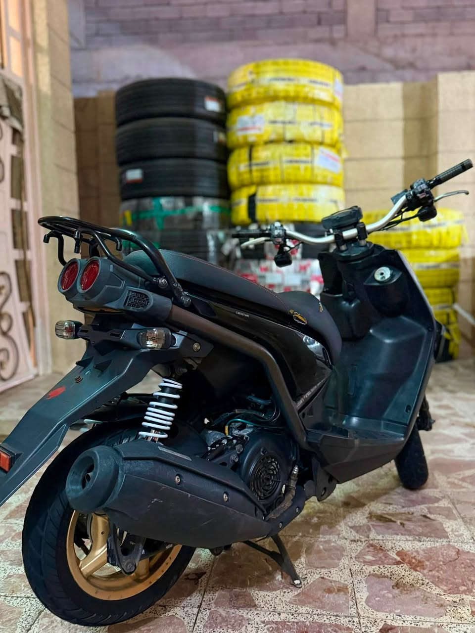السلام عليكم للبيع سكنس جبلي 2015الدراجة نضيفة مكينة مامفتوحة وناعمة كلش ماتنسمع الدراجة شلعة ومعدل تطير كهربائيات كلهة شغالة نكرة سلف هورن لايت عالي ناصي سكن بكلايت شغال كفاله عامه المكان البصرة وسعر الخاص اي استفسار على هذا الرقم ***********
