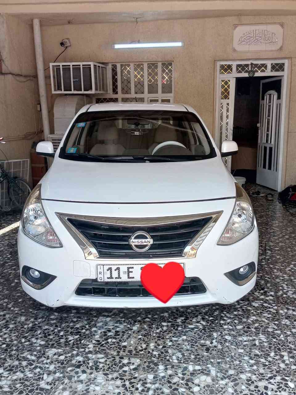 السلام عليكم للبيع نيسان سني هندي موديل 2019 رقم بغداد مميز بأسمي بليته زركه ماشيه97  كير مكينه بلاد الشركه ممفتوح بيها برغي تبريد ثلج بيها فقط دوسه صبغ وبيها طخه على كد اصبعين بقبغ الجنطه موضحه بلصوره  بأسمي تايرات جدد بدون اي نقص السعر 97 وبيها مجال العنوان بغداد البياع تقاطع درويش ***********

