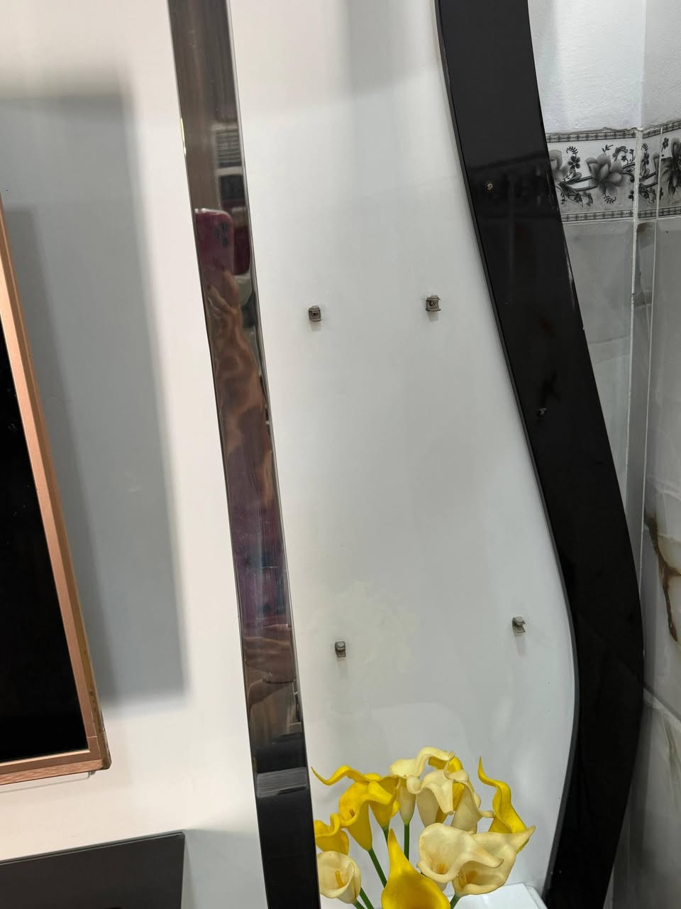 السلام عليكم 
هذا الميز للبيع ما عدى لبلازمه مالته (غير للبيع)
سعره على الخاص 
الي يريد يتواصل وياي على هذا الرقم 
***********
