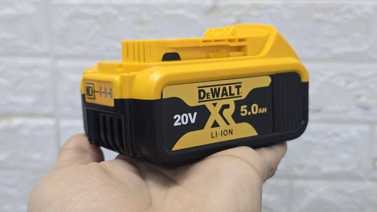 بطارية ديوالت 20V 8A صناعة كوريه جديده مامستخدمه
الي مهتم يراسلني وتدللون


**إذا كنت صاحب هذا الإعلان وتريد حذفه لأي سبب، رجاءا أرسل رسالة إلى الدعم الفني**