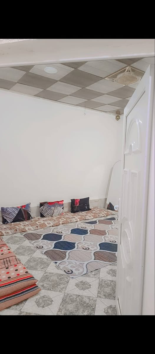 💒بيت للبيع بسعر مناسب في خانقين منطقة بانميل 🏘️ المساحه 250 متر
🟨 يحتوي على 1 غرفة نوم واستقبال وصاله ومطبخ ومجمع صحيات وحديقة وكراج سياره//البيت فول سيراميك كلش نظيف 

🟨 للمراجعة مكتب سمير للعقار توله فروش للأستفسار عل الخاص/***********
