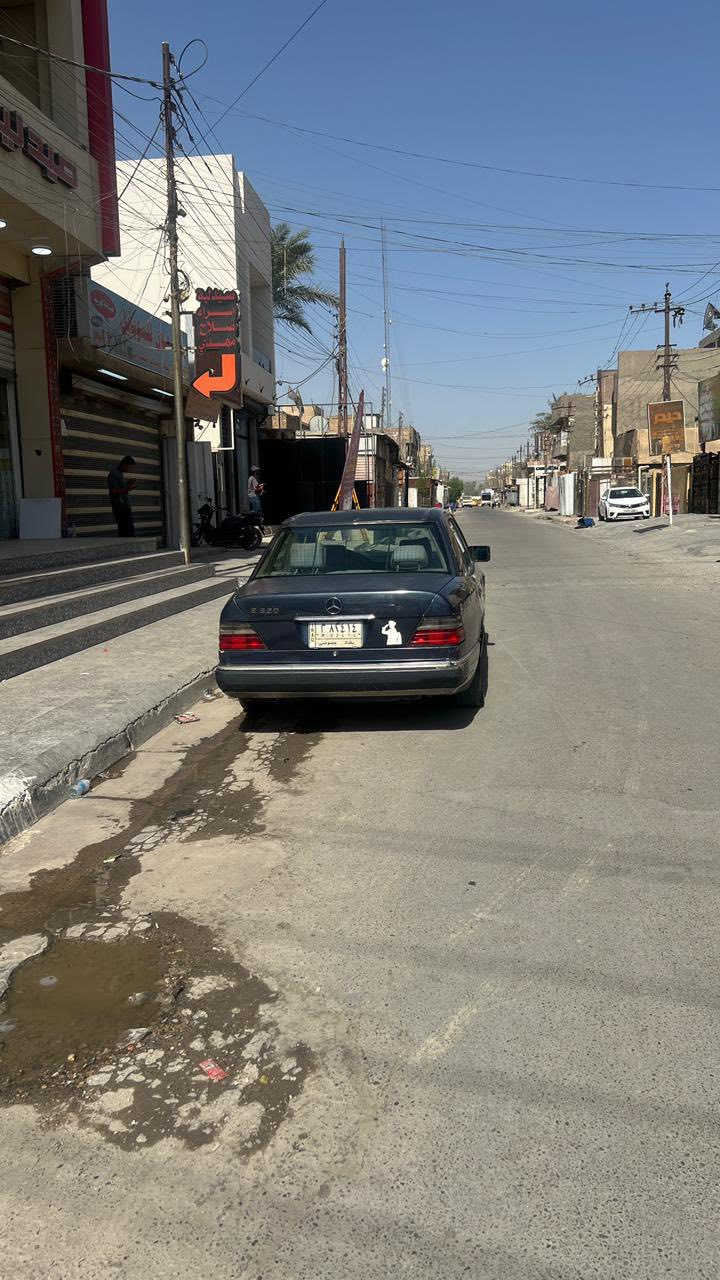 مرسيدس بيبي شبح موديل 1992
محرك بلادي 320ابوالخراطيم
كحلي بفداد سنوية مجددة بأسمي 
تبريد شغال ميكانيك مضبوط 
كاميرا 
مجرد جرادي البنيد والصندوق رايده ب65ورقةوبيهة مجال قليل.موبايل ***********
