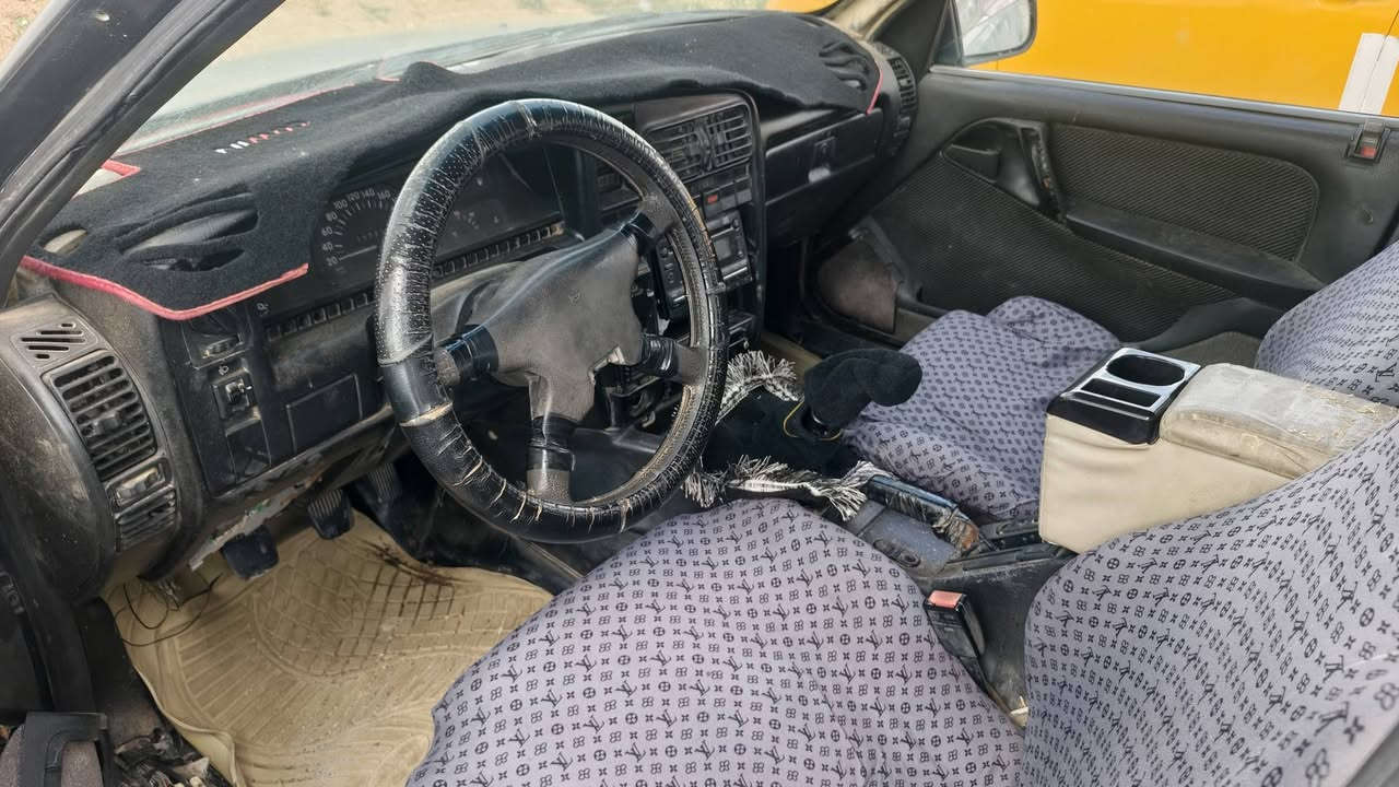 السلام عليكم اوميكا رقم ديالى موديل 92 سنوية عضم منتهية اريد مراوس فقط بجيب   ......... ***********
