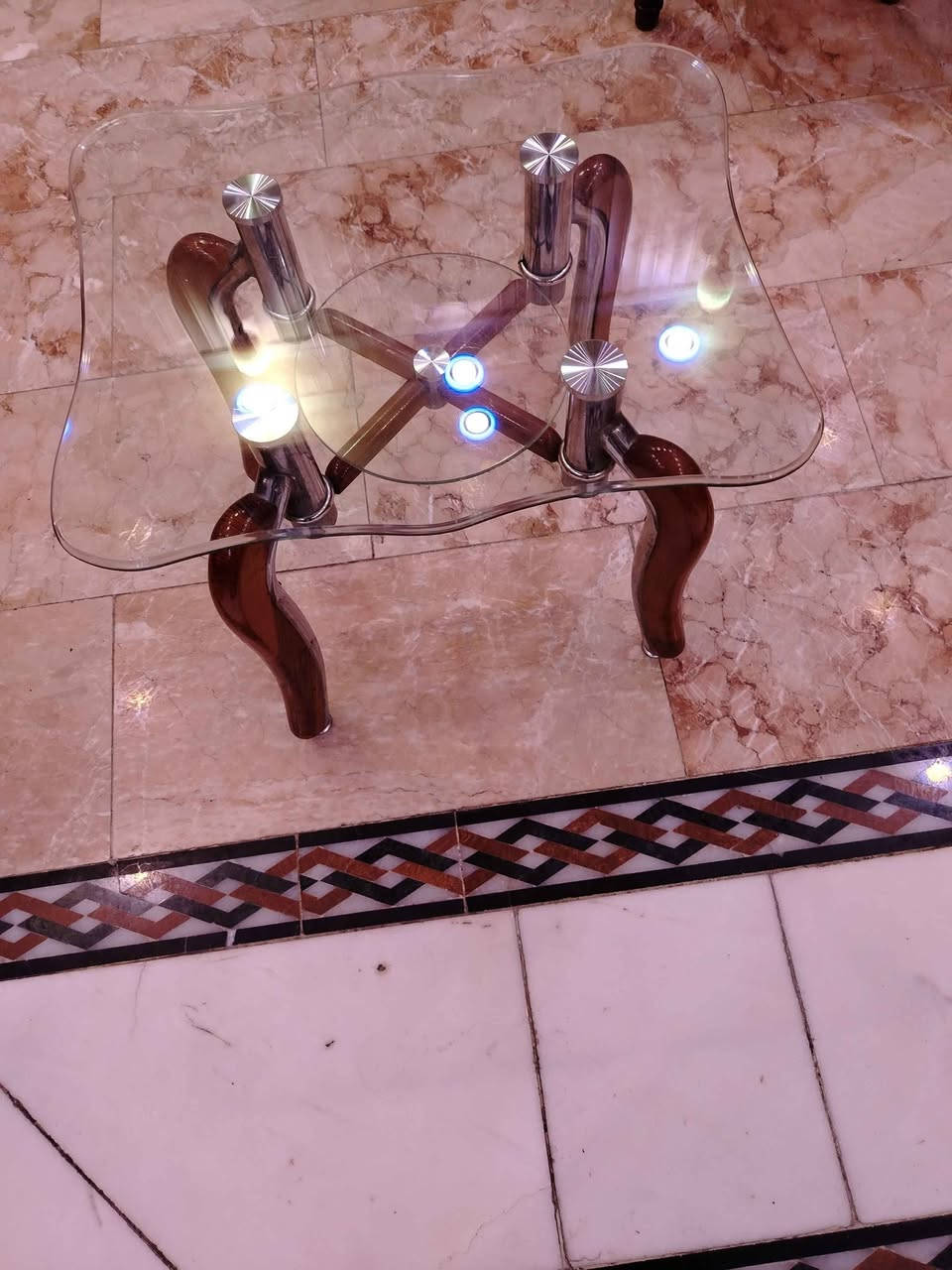 سيت طبلات الأصلي صناعة إيطالية واحدة كبيرة وأربع صغار اخو الجديد السعر 175 بغداد الحبيبية *********** يوجد واتساب بغداد, العراق
