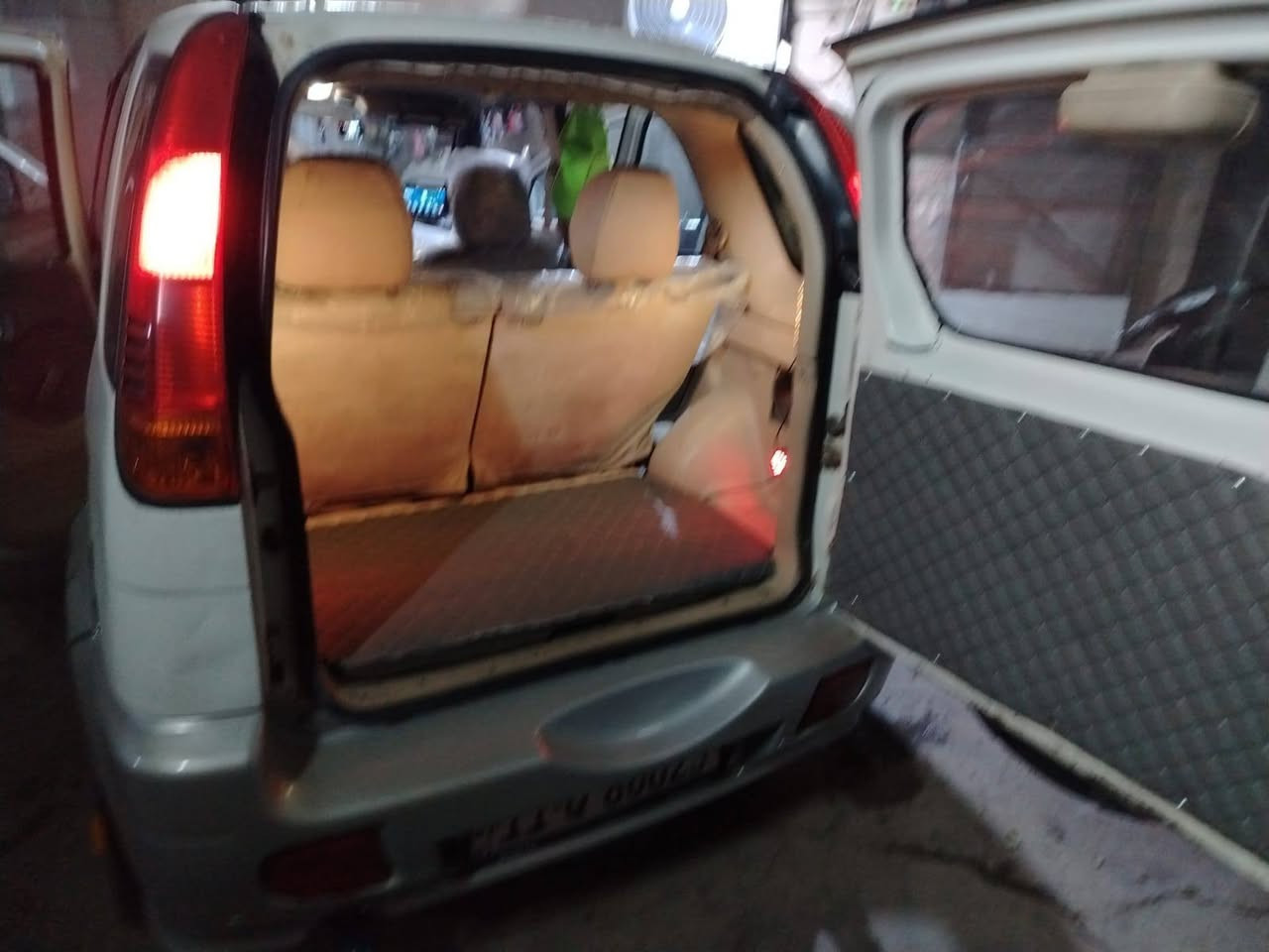 سلام عليكم سياره زوتي ياباني محرك وكير مسيوبوشي بلادي كير عادي محرك شغال بس بي صوت مديل 2008 رقم بغداد تحويل ثاني يوم سعر 35 وبيها مجال لشراي رقمي *********** مكاني بغداد البياع حي الرساله الثانيه
