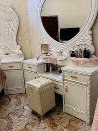 غرفة نوم للبيع  السعر التواصل واتس اب  07809090747