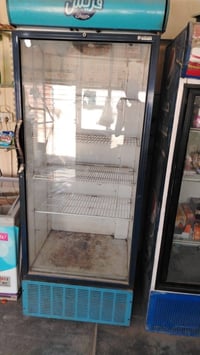 يوجد برادات بحاله جيده وبسعر مناسب شراي يتواصل ع واتساب 07700818708