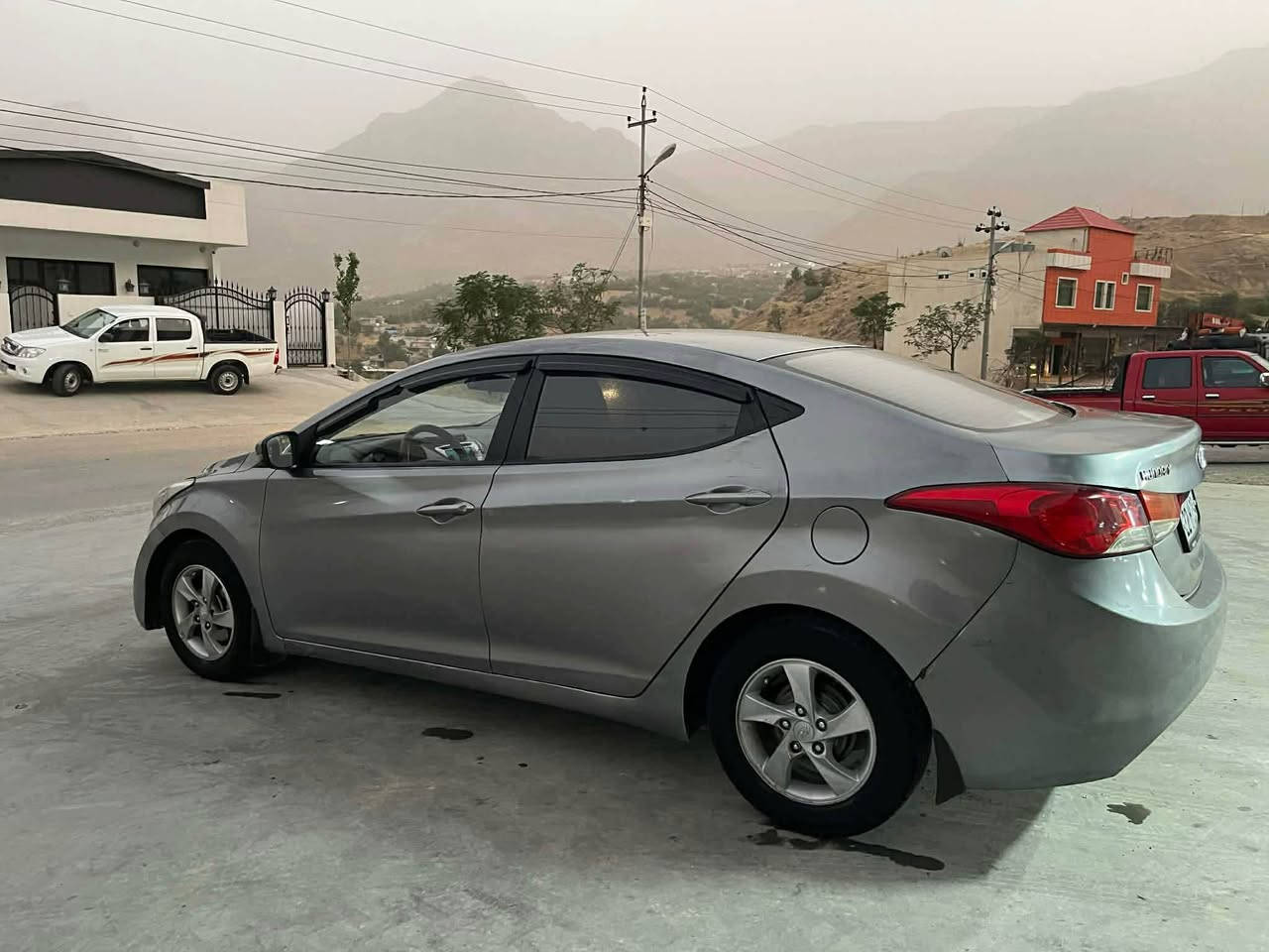 ئەلەنترا ٢٠١٢ گیر حادی نیو دینگە لای سایەقی سبوخە دەگە نیو سندوق و هەردوک دۆسەو نیو سندوق تەزرەشی هەیە سەیارەکە بئ کیشەیە هەزەی بەسە چوەو سەنەویشی هەتا ٢٠٢٨ نوییە رەقەم تەلەفۆن *********** سوران, أربيل
