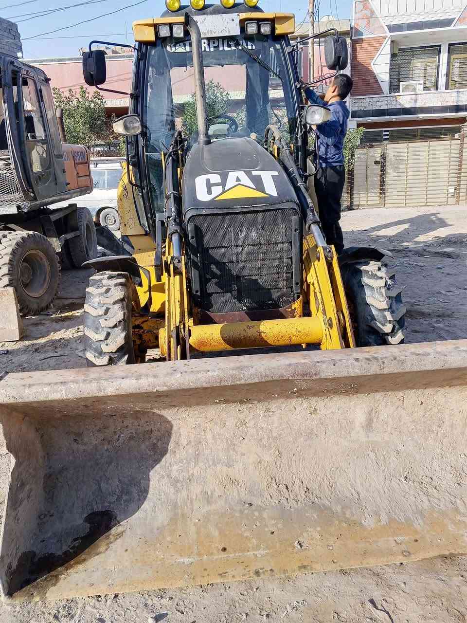 حفاره كتر بلر
موديل 2009 جديده ونضيفه كلش تخم تاير محرك 105 سوبر مكفوله كير محرك مضخه من اللحيم والفطر مكفوله كفاله عامه منفيس مكانها بغداد
‏‪***********‬‏
