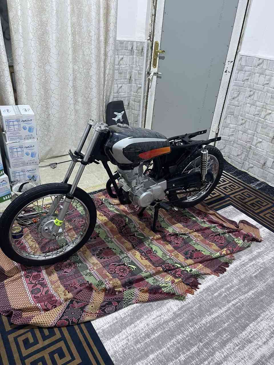 سلام عليكم دراجه لبيع سيجي تعميره 26 شاصي نامه بوري ضعيف دراجه ما عوزها برغي سعر 650 بيها مجال قليل مو شراي لا يراسل دراجه كامله عليه 850 توها معمره شوف عينك مبدلين بيها ولفات اول ما نزلنه مكينه مكاني تنومه صالحيه ***********
