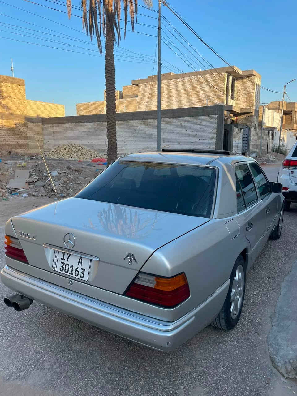 مارسدس دب 300
رقم مثنى بأسمي موديل 1990

محرك و كير  بلادي عنكبوت و تبريد ثلج كله مكفول

لايت عالي ناصي زنون 

فتحه سقف شغاله 

مسجل شغال 

مكاني نجف الاشرف 

الاتصال ***********

السعر (68)
