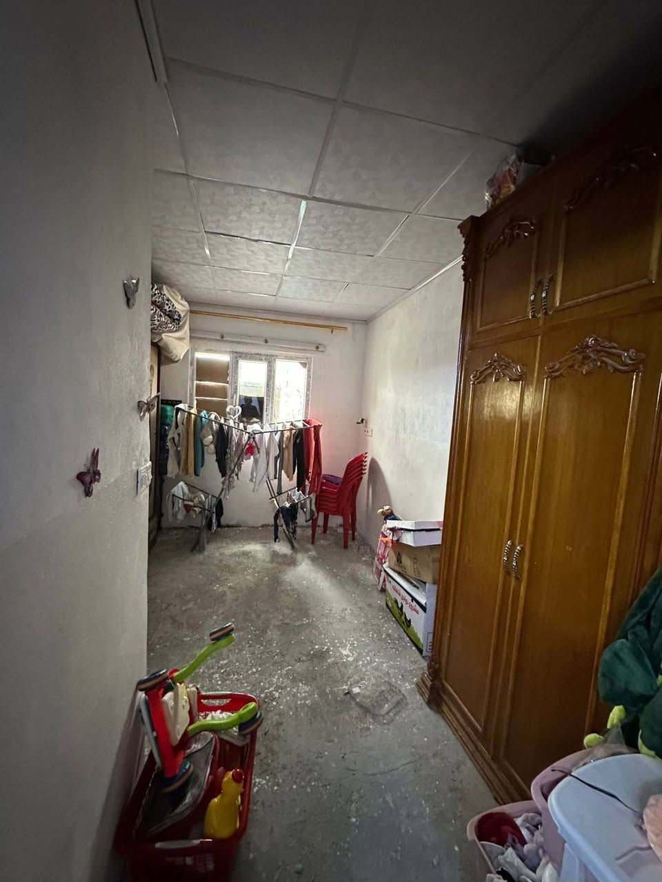 #عروض_مكتب_عـطـاء_الموصل
شقة منفردة للبيع
موقع: شقق الخضراء، قرب جامع المعافى
- 4 بيوت عن جامع المعافى
- قريبة على مدرسة الكون الابتدائية وثانوية الدجى
مساحة: 123 متر
محدثة بالكامل:
- مجاري
- سيراميك
الطابق الأرضي:

- استقبال
- هول
- مطبخ
- حار وبارد
- صحيات عدد 2
الطابق الثاني:
- 3 غرف نوم
- حمام
- السطح بي بيتونة
السعر: 95 مليون
بيها مجال 

***********

***********

***********
