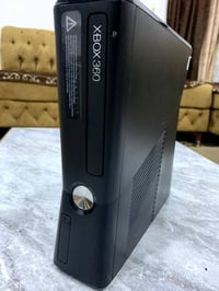 اكس بوكس 360 جهاز نظيف استخدام قليل   يجيك يدتين ويا الاكس بوكس   بي 1...