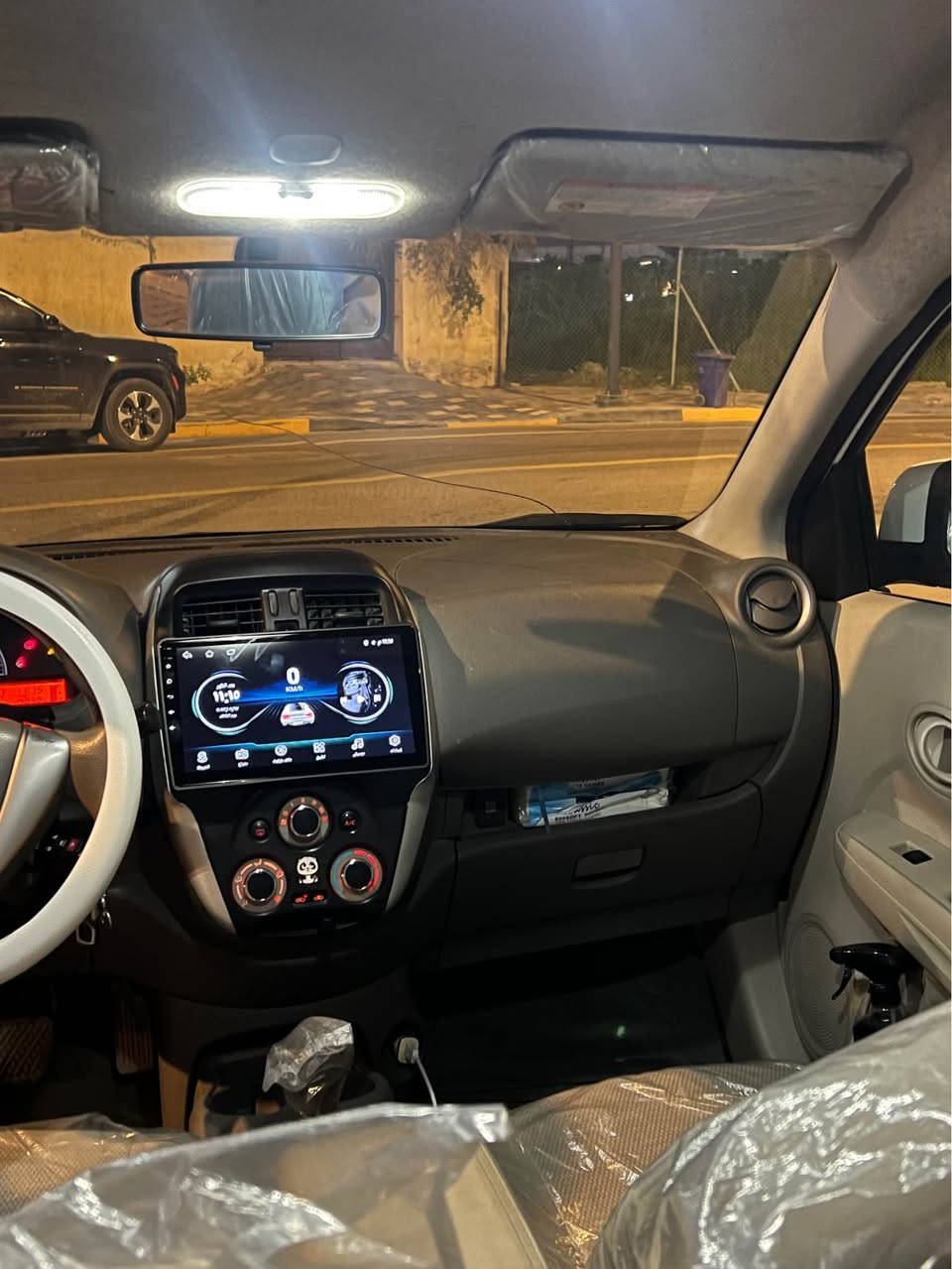 سلام عليكم اخوان الي يشوفه غاليه علي رجاً لا يتصل ولا يتعب روحه
نيسان صني 2019 هندي بليته زركه كفاله عدا بارد اربع اصابع بطرف باب السايق 
كير مكينه حداده تخم تاير تبريد تدفئه كله كارتون سياره جديده وستخدام شخصي رقم اربيل سنويه منتهيه تحويل وكاله حاضر 
سعر110وبيها مجال بسيط كلش كلش
مكان سياره بصرة دور النفط
اتصال***********
واتساب*********** البصرة, العراق
