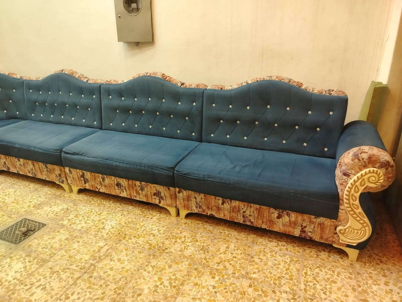 ديوان تركي ٩نفرات السعر مغري جدا
140
#للاستفسار_الاتصال_علئ_الرقم***********
