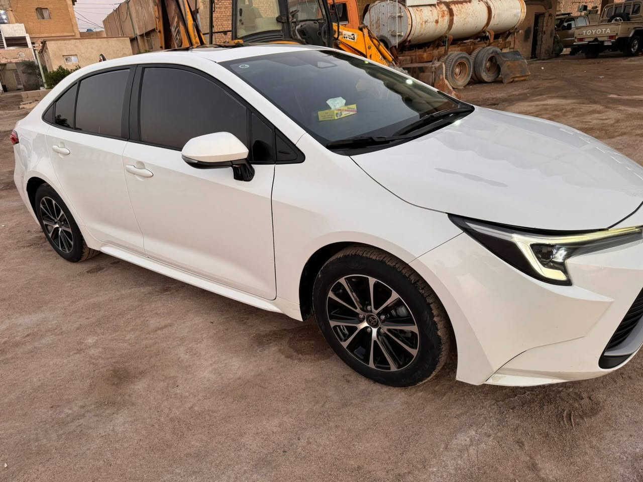 كورلا هايبرد 2024 شكل الامريكي  فول للاخير  ماشيه 50 الف رقم بغداد الإنكليزي   
مكفوله كفاله عامه ماعده هاي البارد ومسحوب كارت وشخط بلباب
بصمة عدد 
فتحة سقف 
رادار 
تحذير عند خروج عن المسار 
مثبت سرعة 
اكواب حار بارد 
قيادة ذاتية 
بريك ذاتي عند حاجة 
وضعيات قيادة 3
زر EV 
اوتو هولد 
هند بريك ذكي بصمة 
 فول تحكمات ستيرن 
شاشة كبيرة كار بلي +حاكية 
ويل كب تيوتا 
بك لايت لد اضواء زينون +كشافات زينون 
شاشة عدادات دجتل 
اشاير مري 
تبريد قطعتين ثلج ❄️ 
منافذ طاقة بل خلف  وبل امام 
زر اوتو لايت عالي 
اربع جام اوتو 
داخل بلادي اسود
أناره داخلية لد 
دخول ذكي بدون مفتاح للبيع او امراوس ***********
