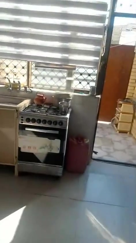 دار للبيع بناء حديث مقابيل صوره أبو مهندس ربع بيت عن الشارع العام كل الخدمات متوفره***********
