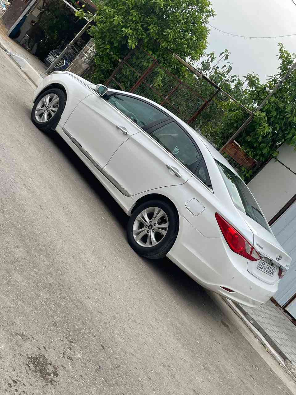 سوناتة خليجي موديل 2011 الشركة الدولية للسيارات رقم بغداد دولي جديد سنوية جديدة بسمي هزة جديدة 

سيارة كلش نضيفة بيهة هاي الطخة خشم الجاملغ وخشم البنيد ماشر عليهة بالصور بدون دواخل مصلحة فقط

السعر 118  بيهة مجال ***********

محرك وكير بلاديات ممفتوحات ع وضع الشركة 
حجم المحرك ٢٤٠٠ دوش ٤ سلندر 
كير اوتماتيك 
تبريد قطعتين ثلج 
صدر جديد تخم تاير جديد 

شفتات بلستيرن مري شفط اشاير بلمري
